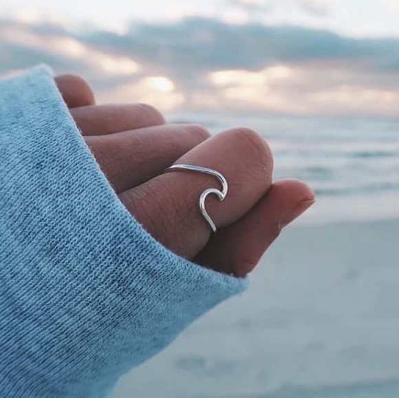 Silver Wave Ring - Picture 2 of 3